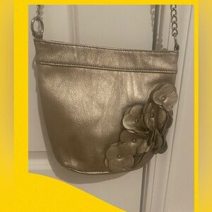 Carlos Adjustable Crossbody Size 11” X 11”